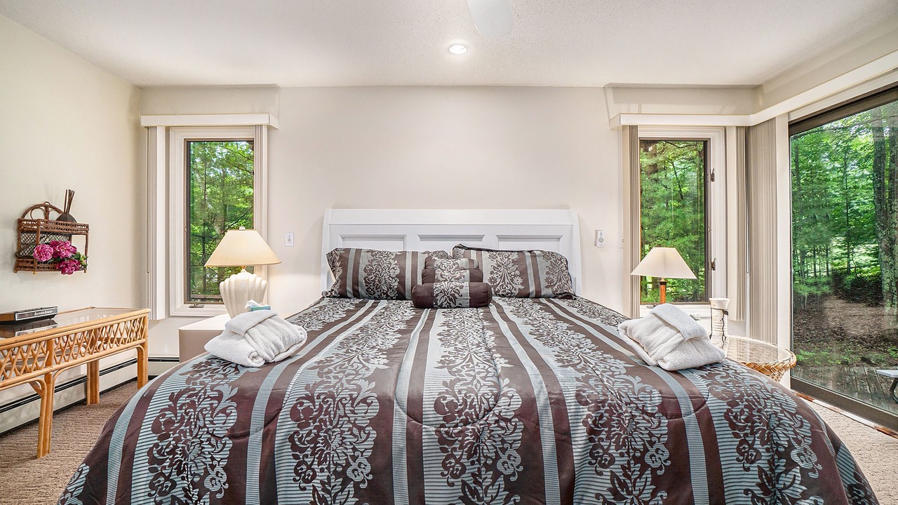 Photo of Bedroom in Maple City