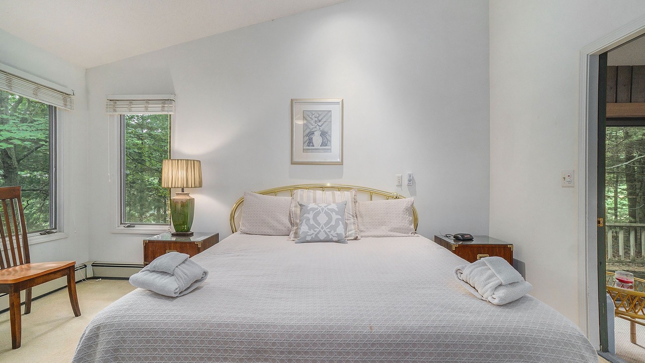 Photo of Bedroom in Maple City