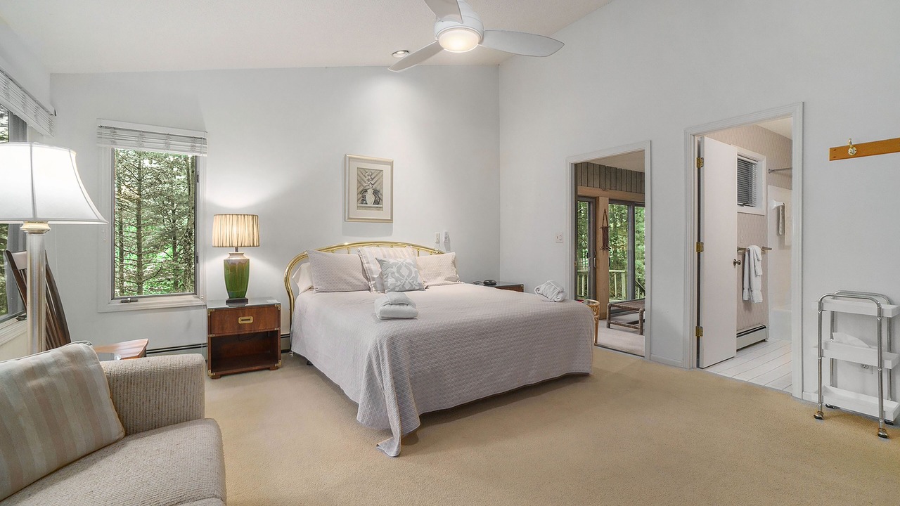 Photo of Bedroom in Maple City