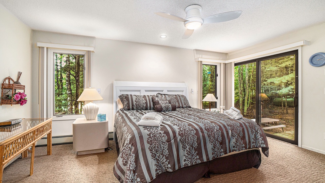 Photo of Bedroom in Maple City
