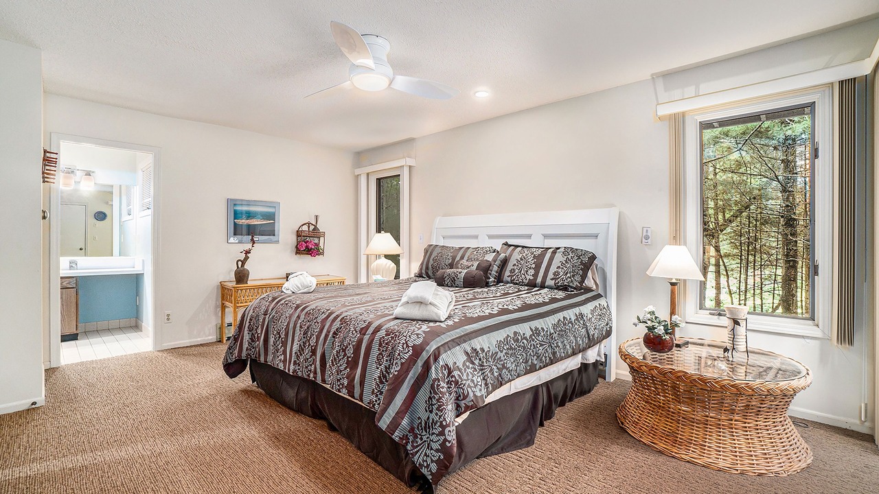Photo of Bedroom in Maple City