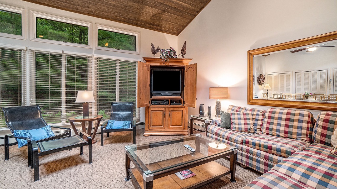 Photo of Livingroom in Maple City