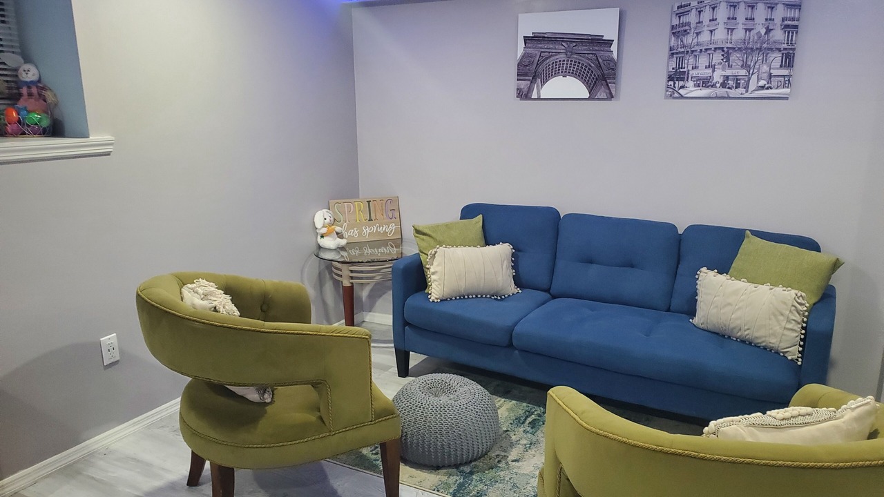 Photo of Livingroom in University Heights