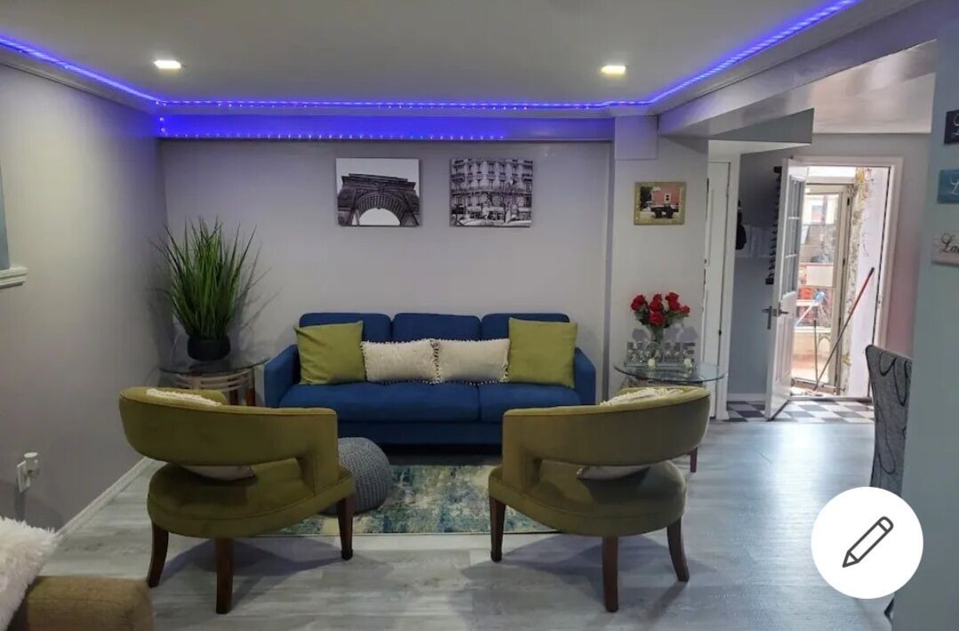 Photo of Livingroom in University Heights