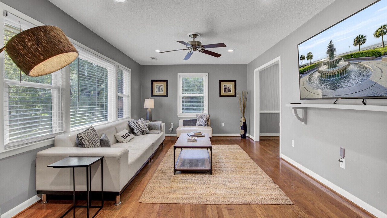 Photo of Livingroom in Hanahan