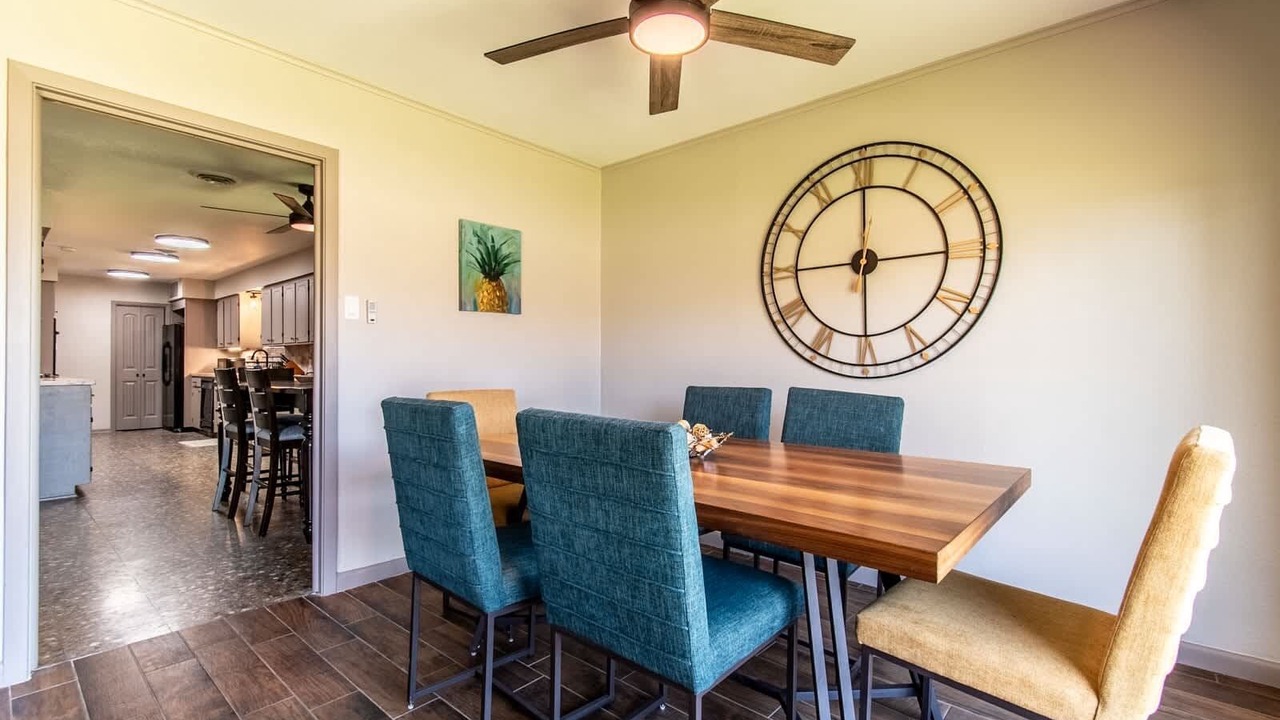 Photo of Livingroom in Bay Area