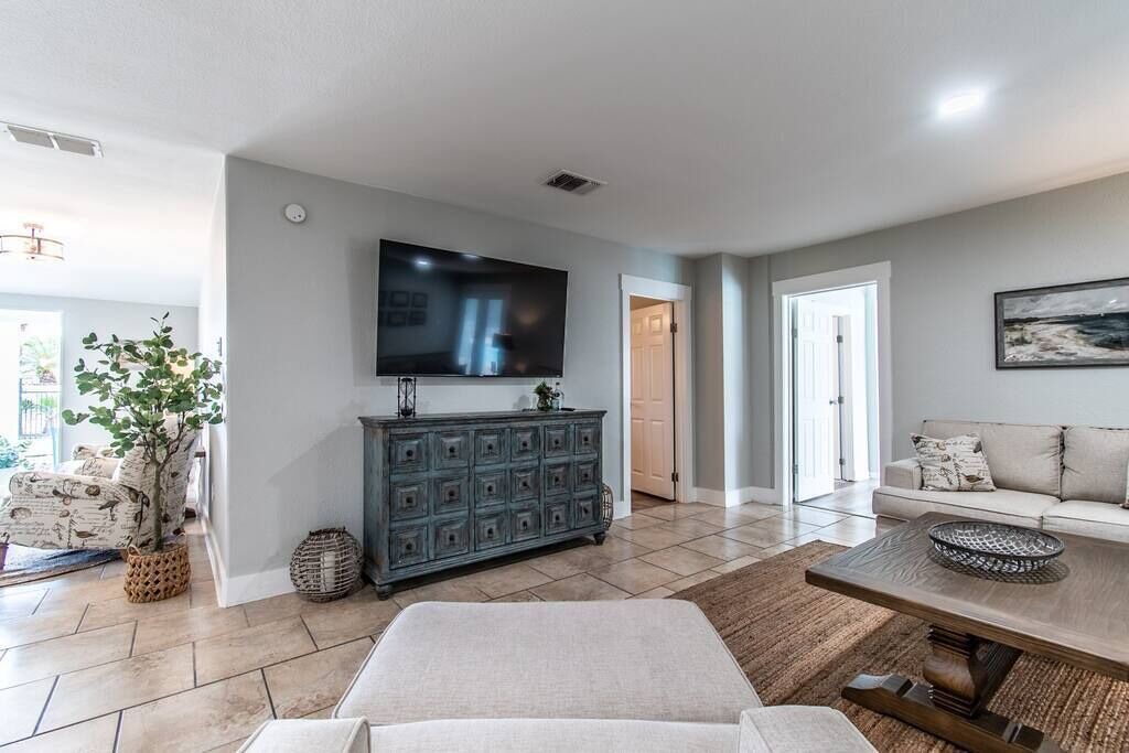 Photo of Livingroom in Bay Area