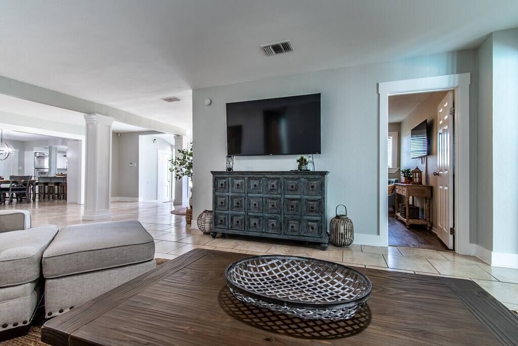 Photo of Livingroom in Bay Area
