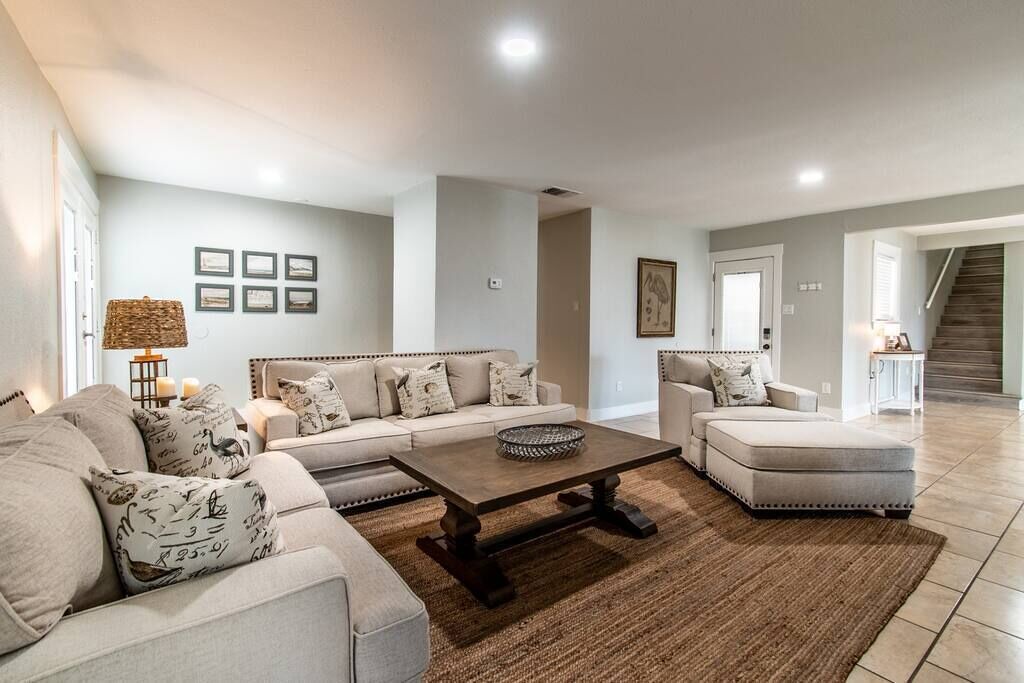 Photo of Livingroom in Bay Area