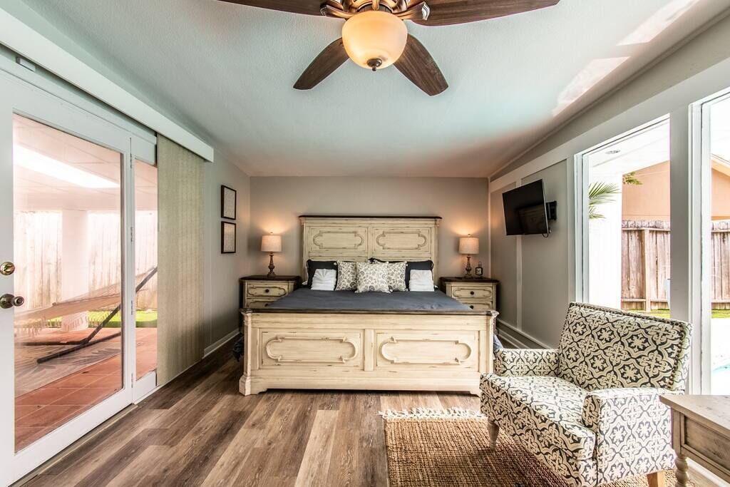 Photo of Bedroom in Bay Area