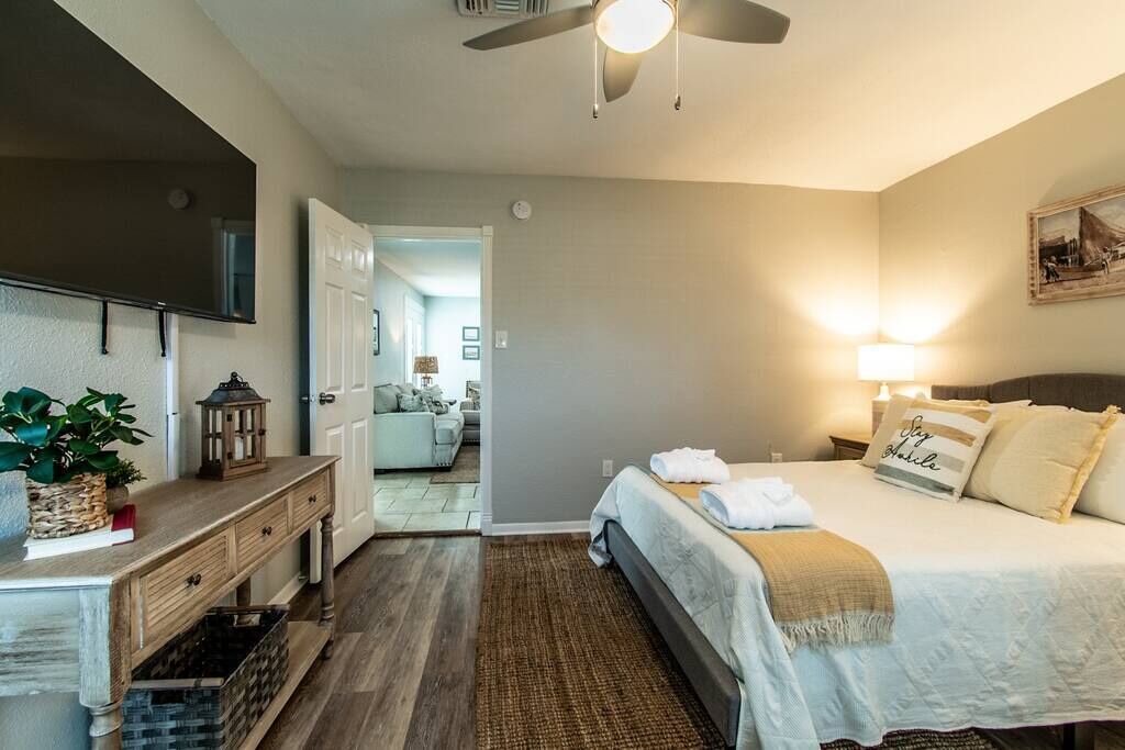 Photo of Bedroom in Bay Area