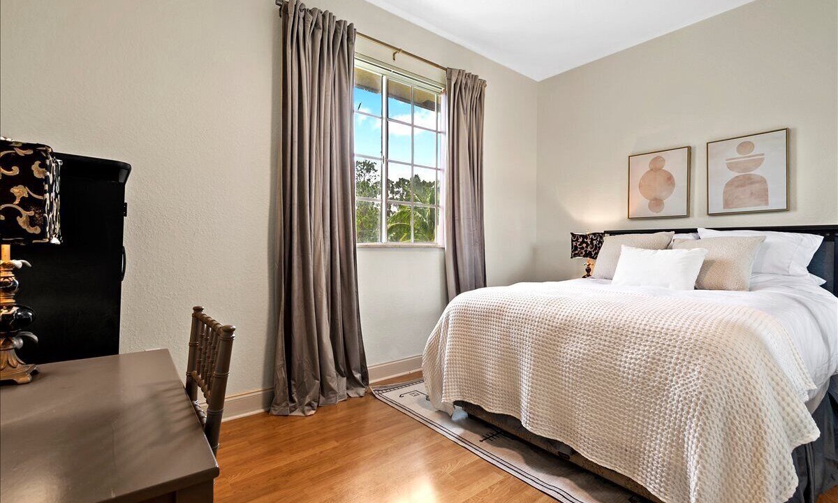 Photo of Bedroom in Loxahatchee