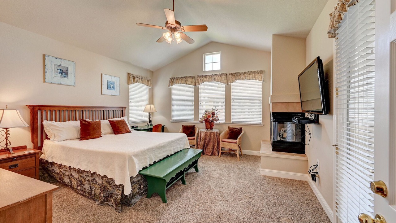 Photo of Livingroom in Angels Camp