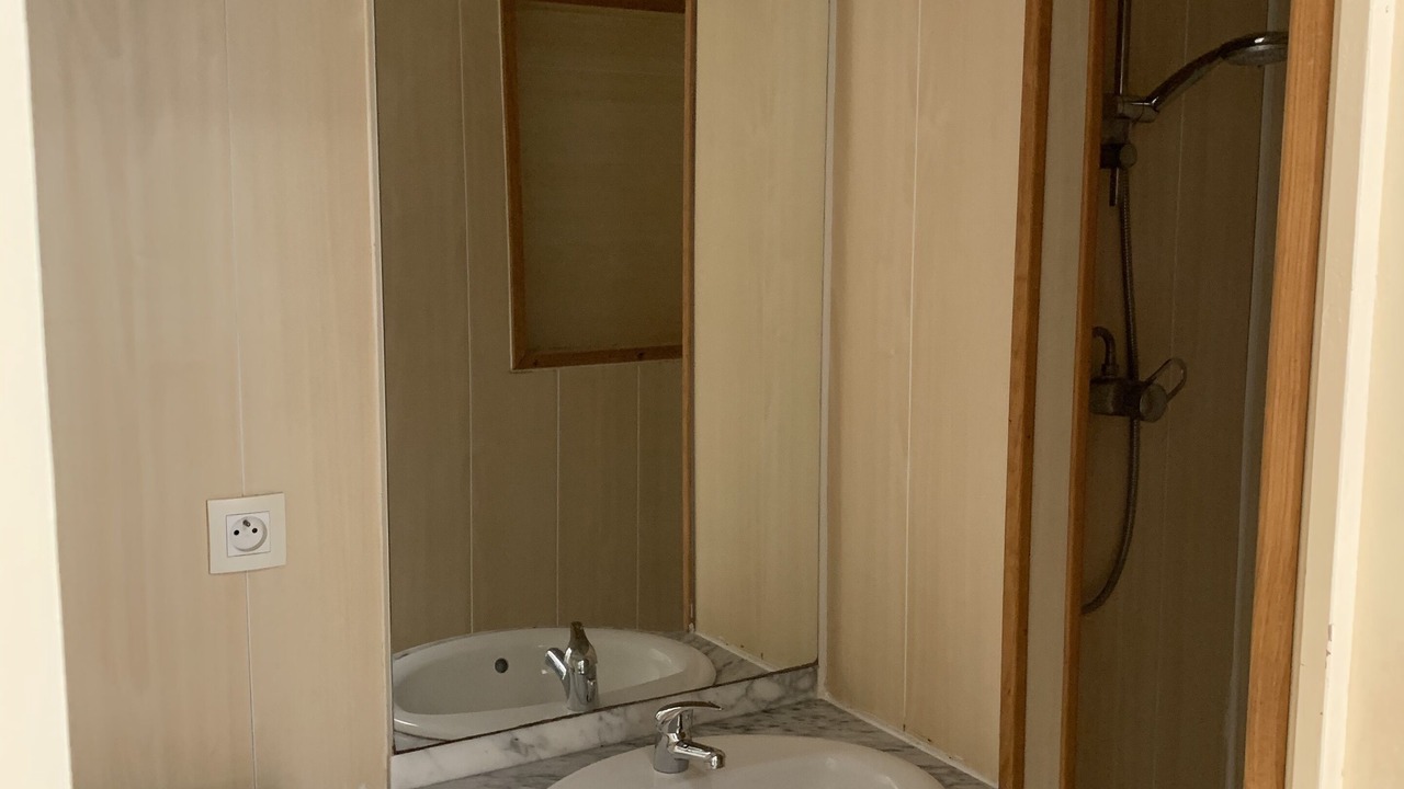 Photo of Bathroom in Haubourdin