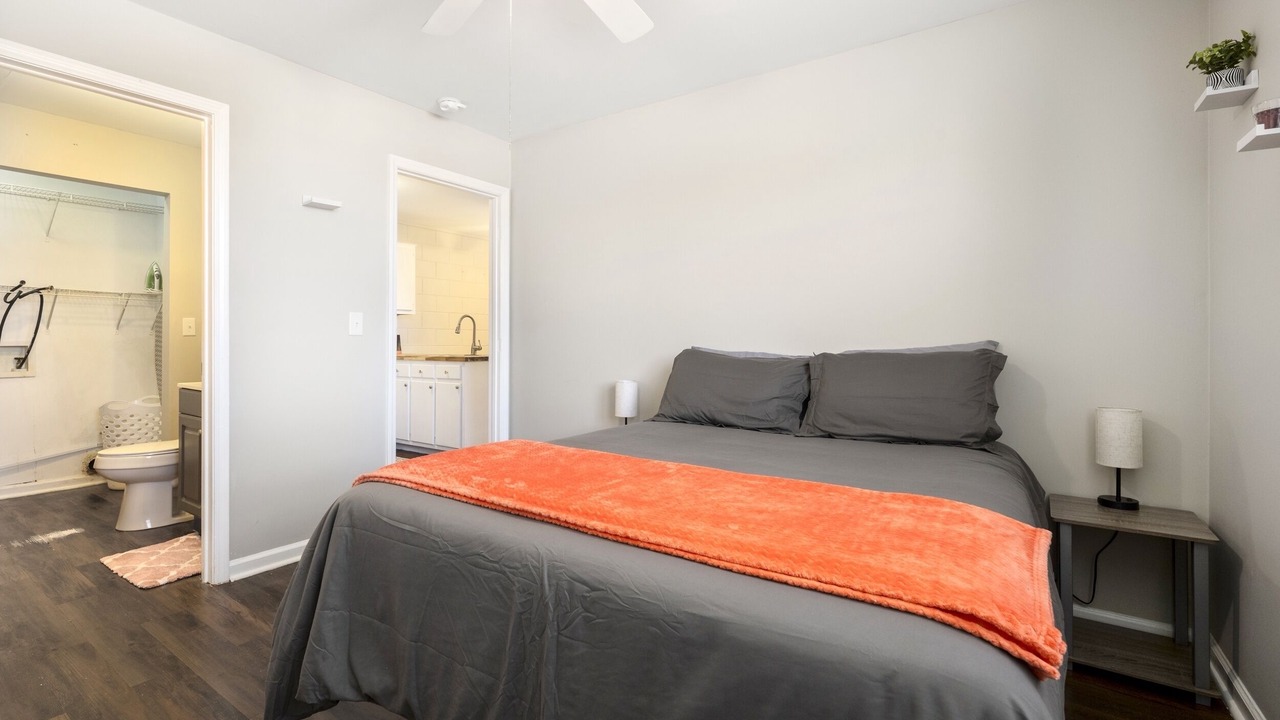 Photo of Bedroom in Central
