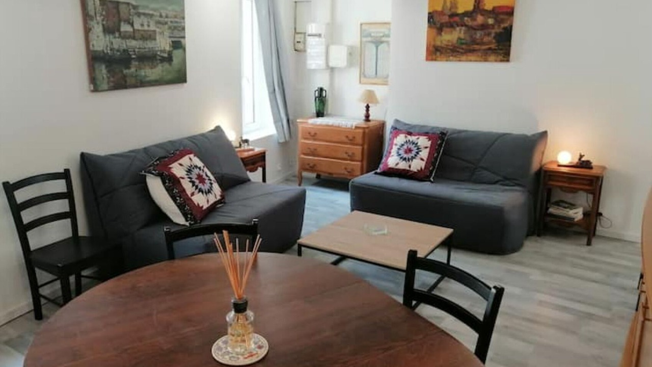 Photo of Livingroom in Courtenay