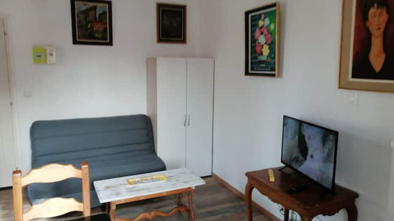 Photo of Livingroom in Courtenay