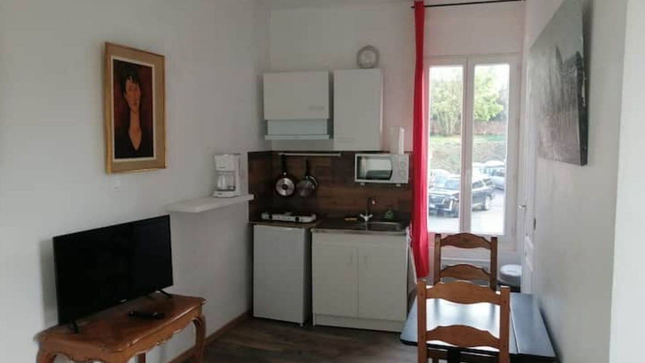 Photo of Kitchen in Courtenay