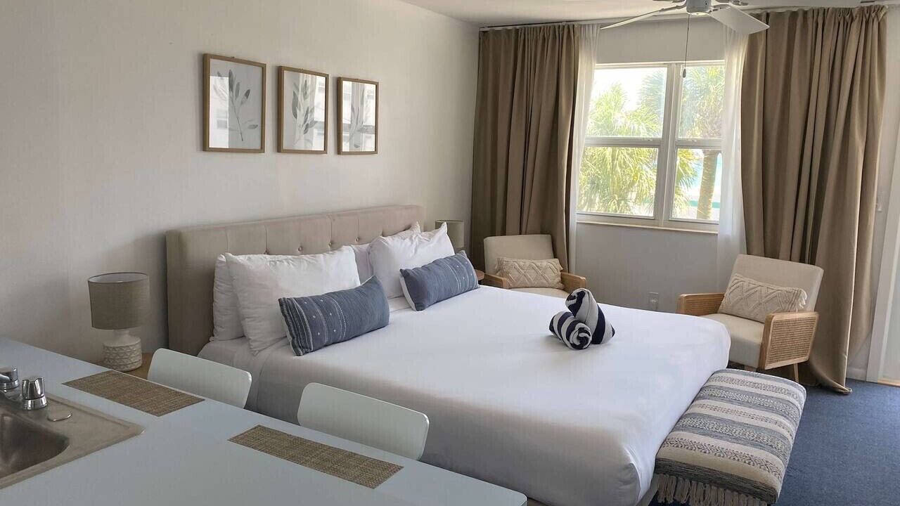 Photo of Bedroom in Hollywood South Central Beach