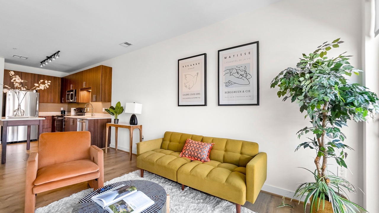 Photo of Livingroom in Jefferson Manor