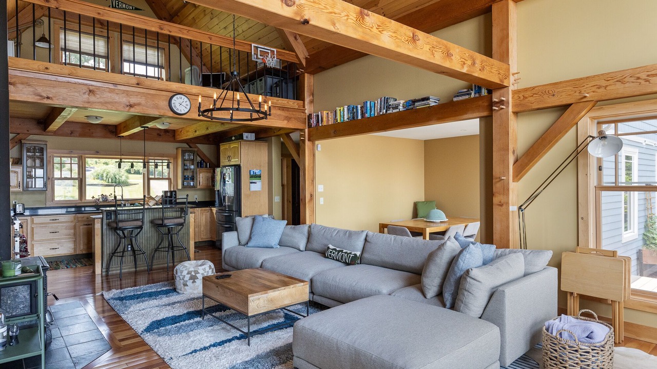 Photo of Livingroom in South Hero