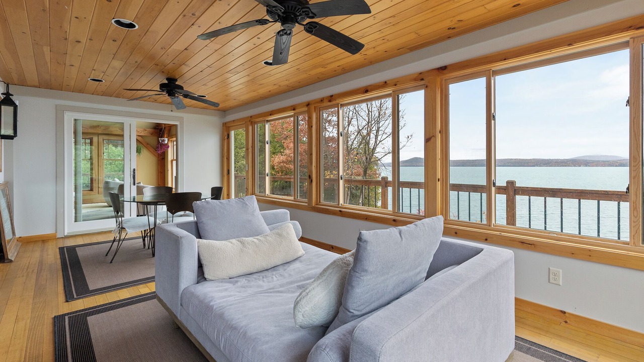 Photo of Livingroom in South Hero