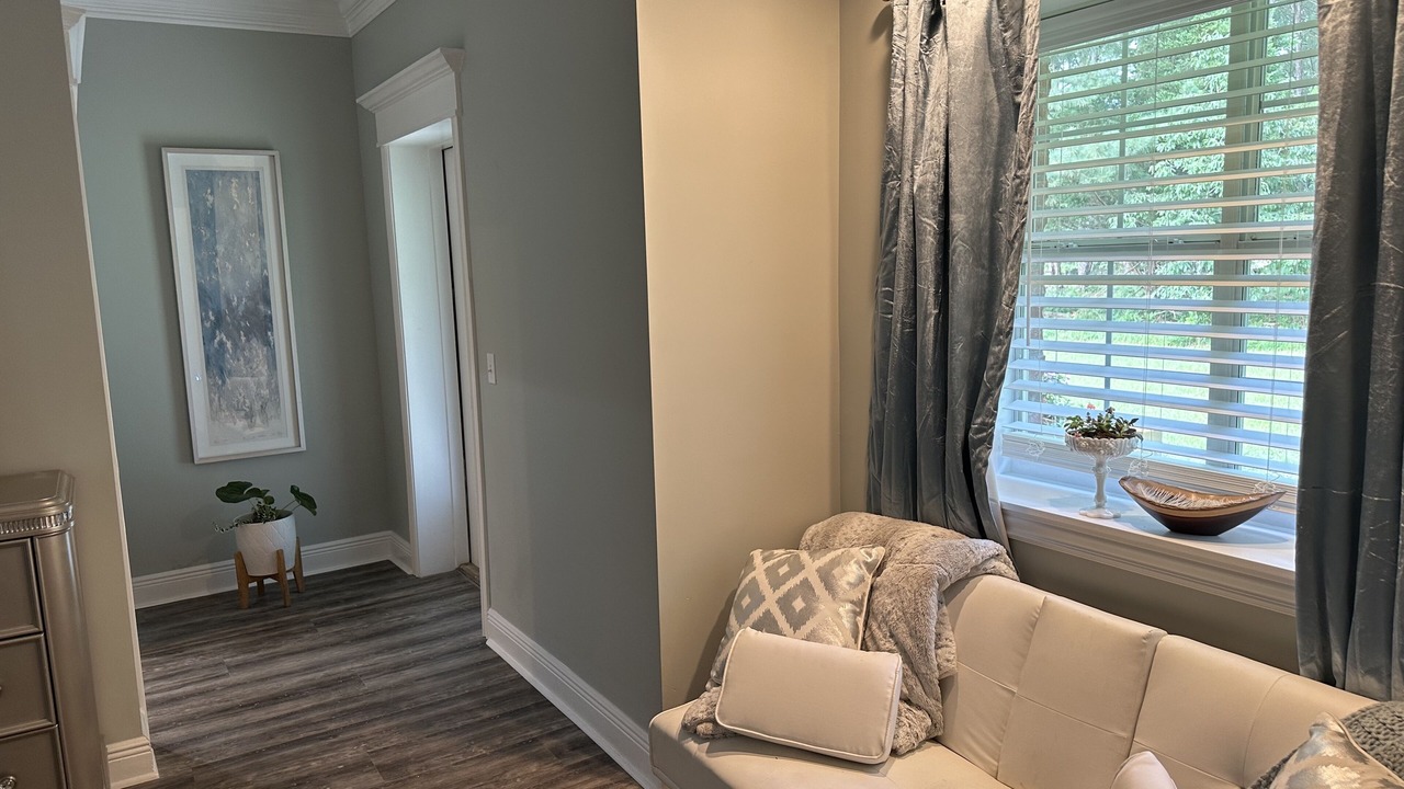 Photo of Livingroom in Seminary