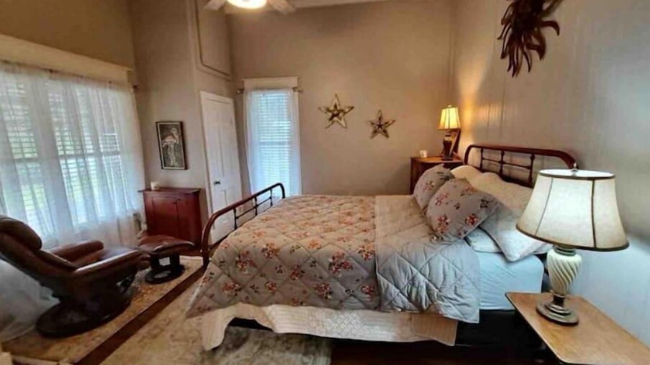 Photo of Bedroom in Smithville