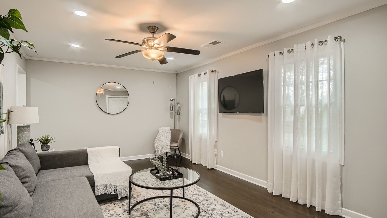 Photo of Livingroom in Sylvan Hills