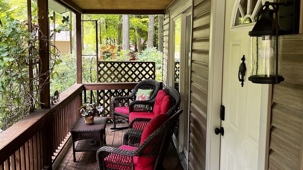 Photo of Patio Balcony in Lily Dale