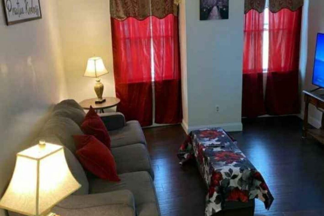 Photo of Livingroom in Beverly