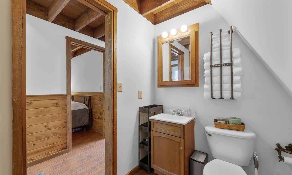Photo of Bathroom in McArthur