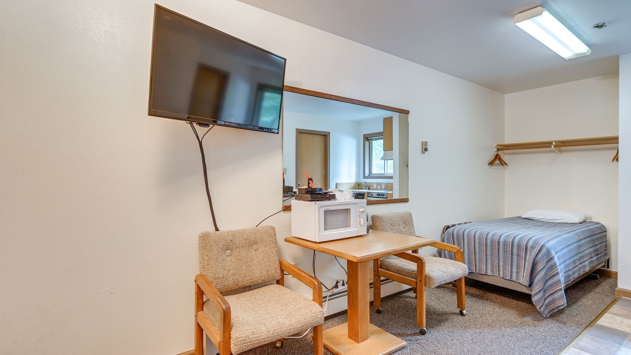 Photo of Bedroom in Cooper Landing