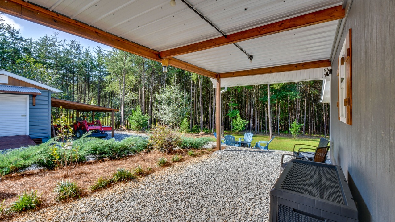 Photo of Patio Balcony in Clarkesville