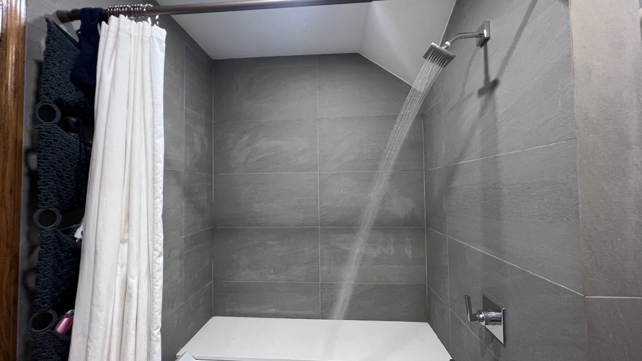 Photo of Bathroom in Auburndale