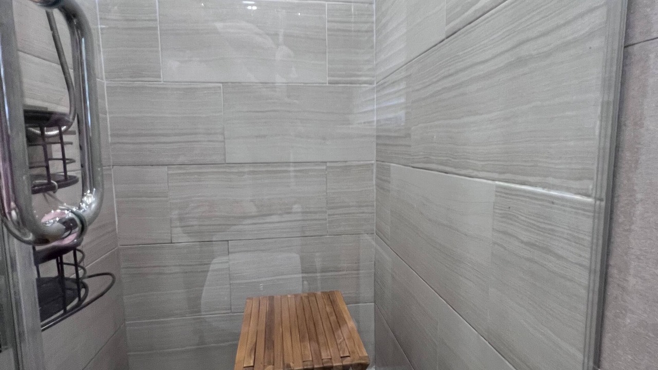 Photo of Bathroom in Auburndale