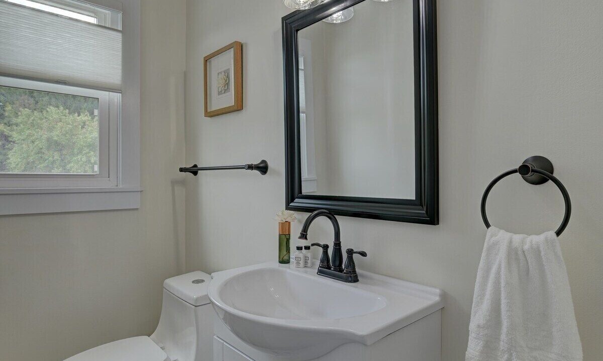 Photo of Bathroom in Central Bridge