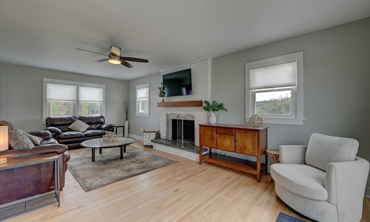 Photo of Livingroom in Central Bridge