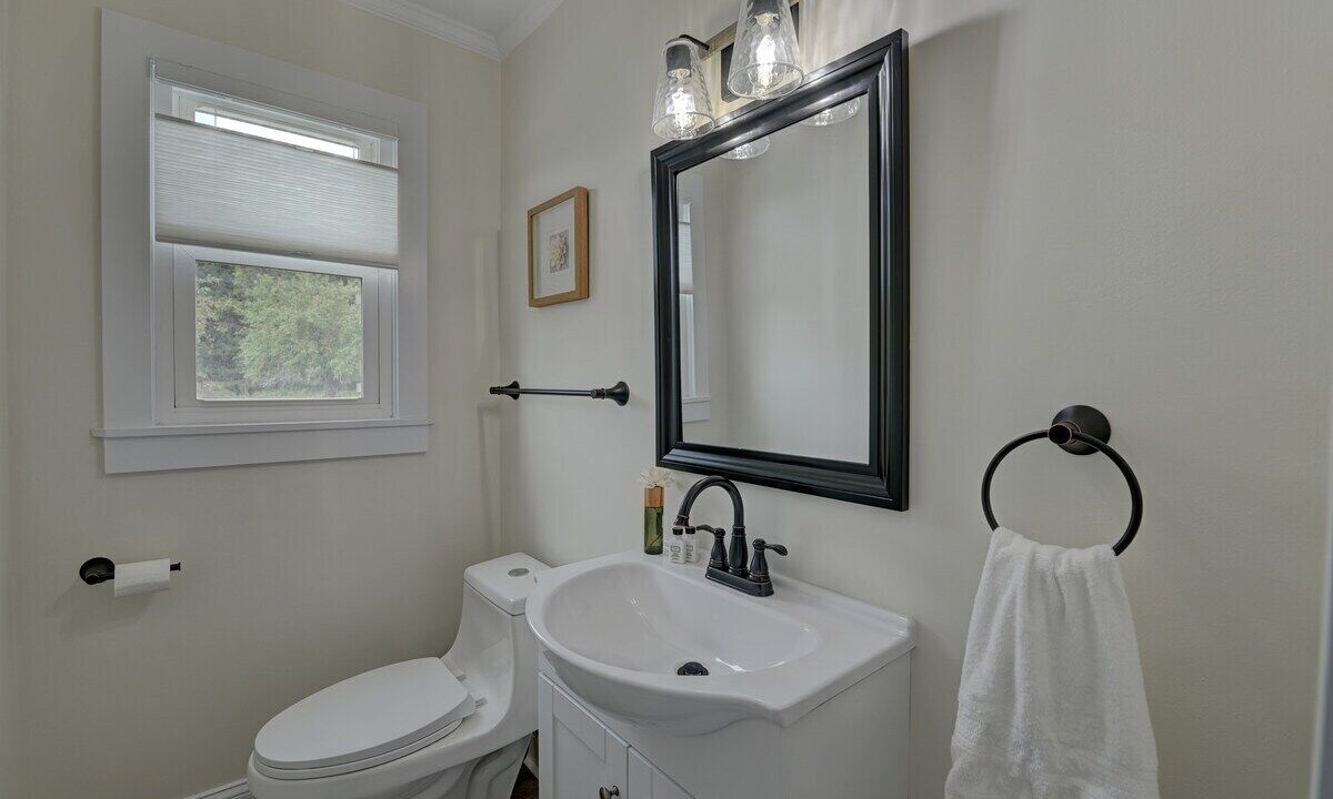 Photo of Bathroom in Central Bridge