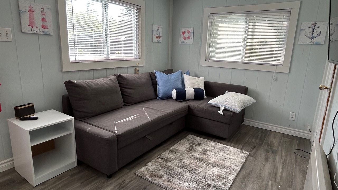 Photo of Livingroom in Wasaga Beach