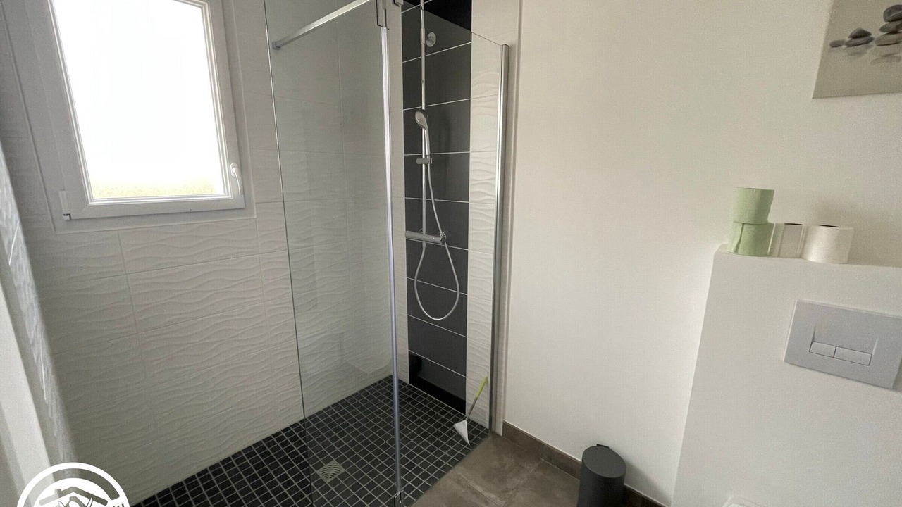 Photo of Bathroom in Saint-Reverend