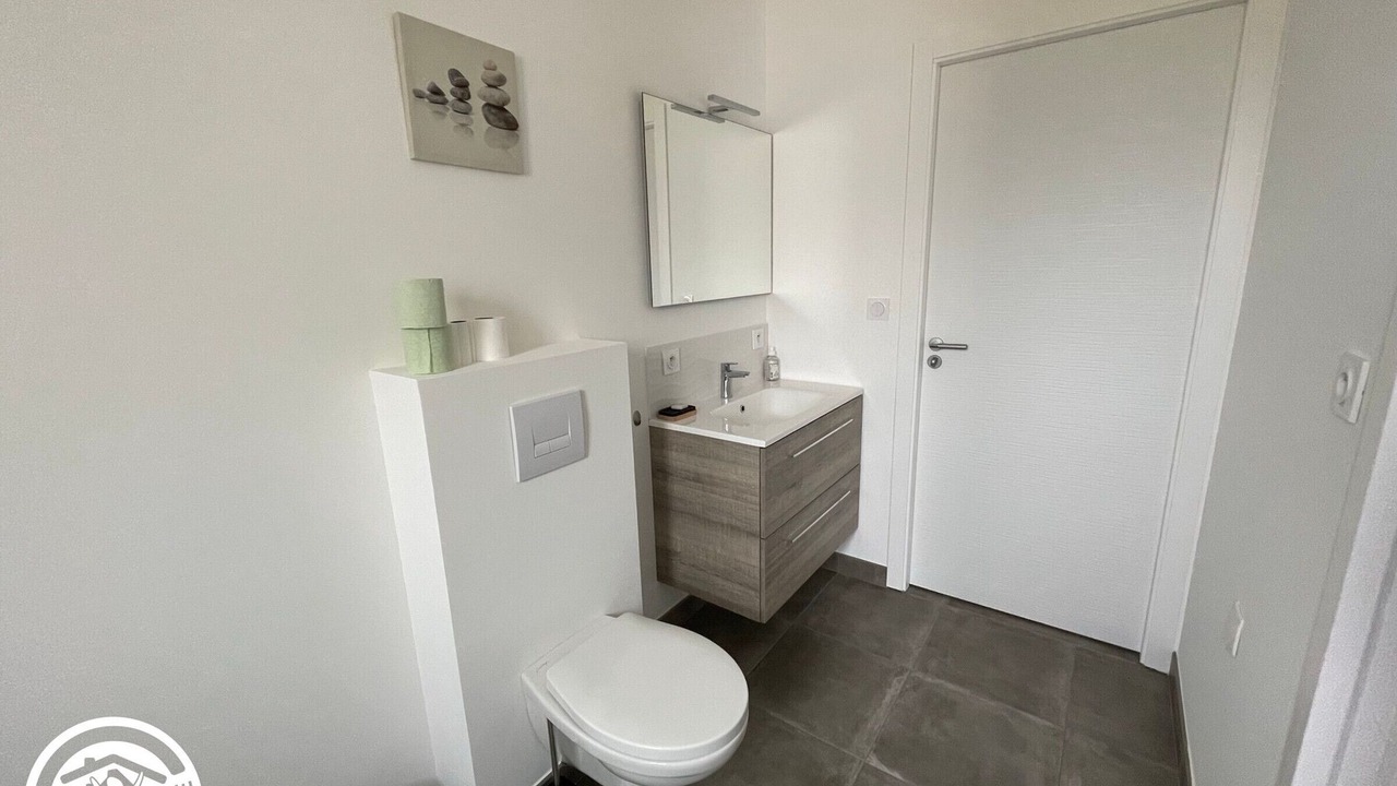 Photo of Bathroom in Saint-Reverend