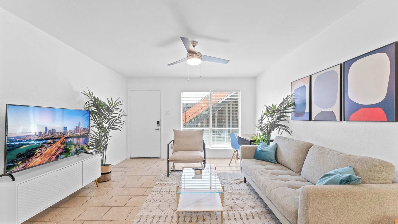 Photo of Livingroom in North University