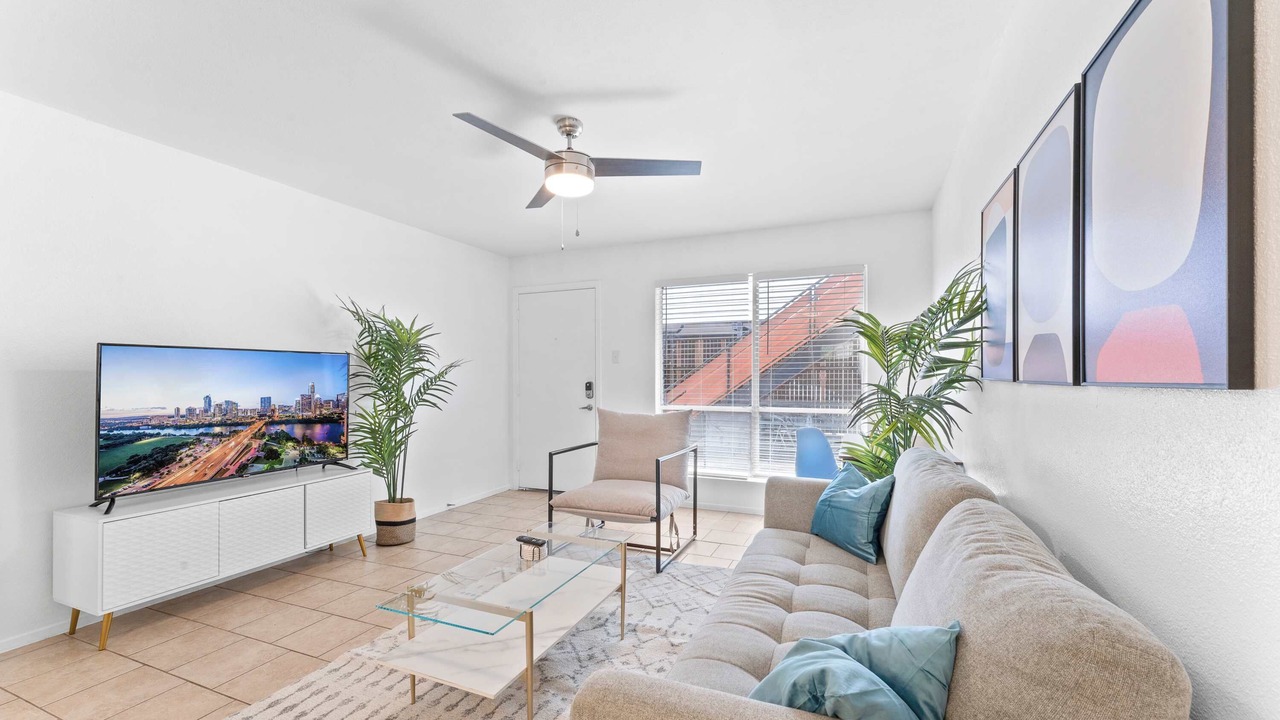 Photo of Livingroom in North University