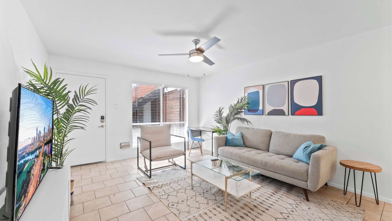 Photo of Livingroom in North University
