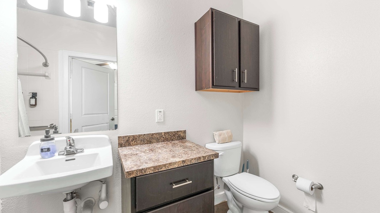 Photo of Bathroom in Greater South River City