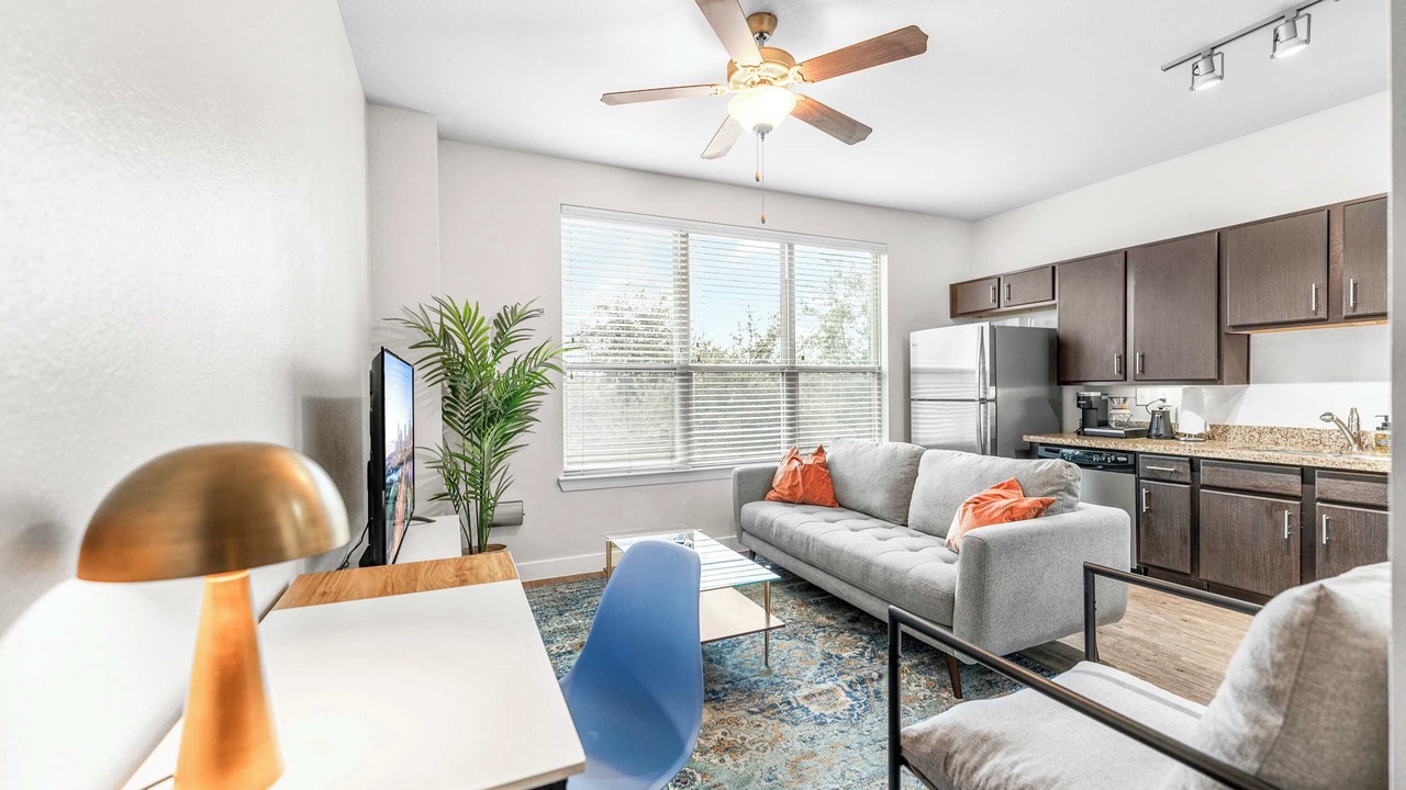 Photo of Livingroom in Greater South River City