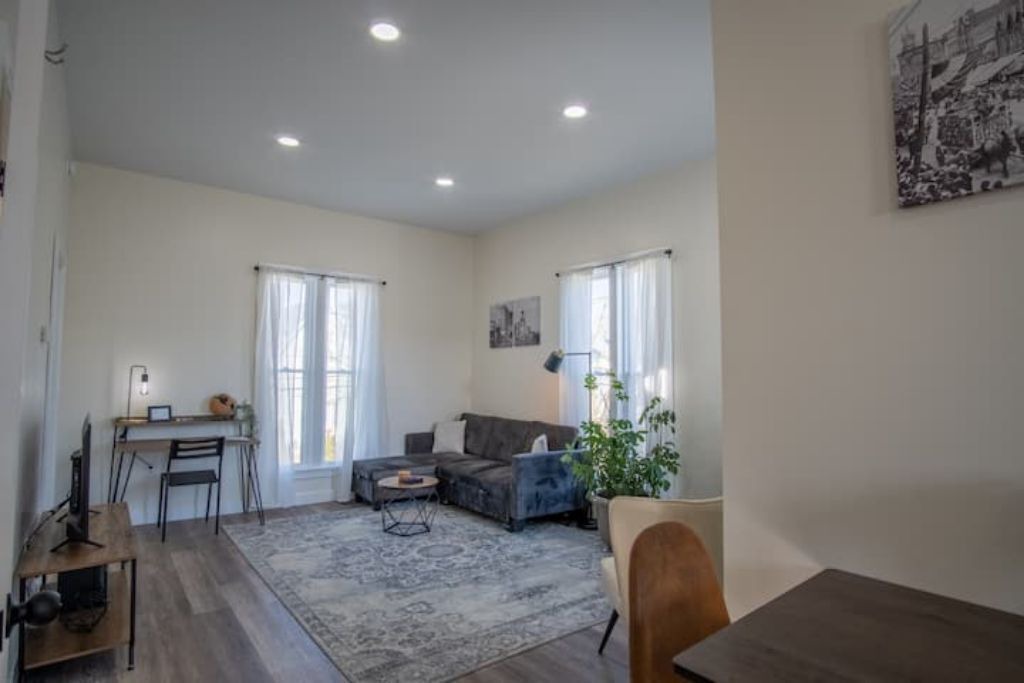 Photo of Livingroom in Waverly