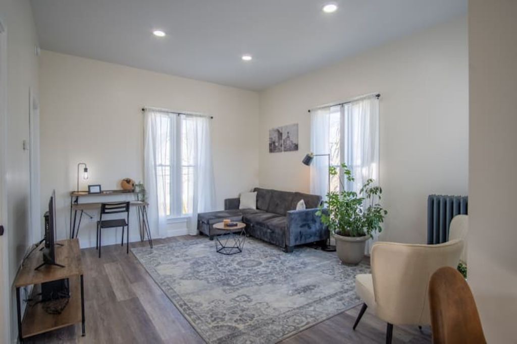 Photo of Livingroom in Waverly