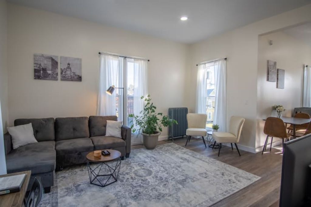 Photo of Livingroom in Waverly